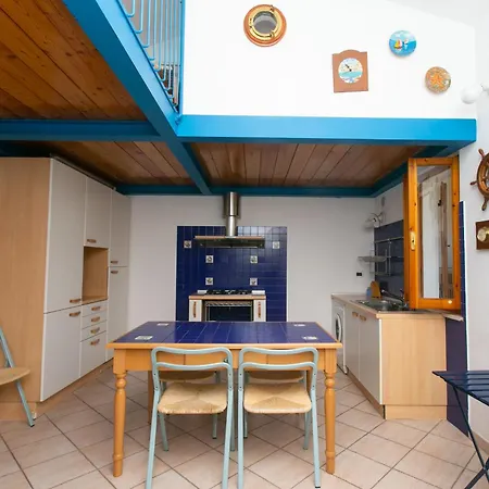 Trilocale Con Terrazzino A - M025 *