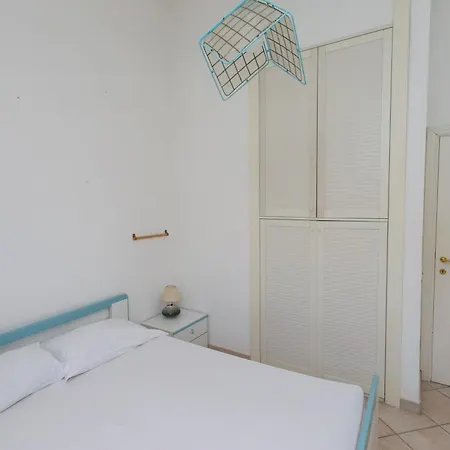 Trilocale Con Terrazzino A - M025 *