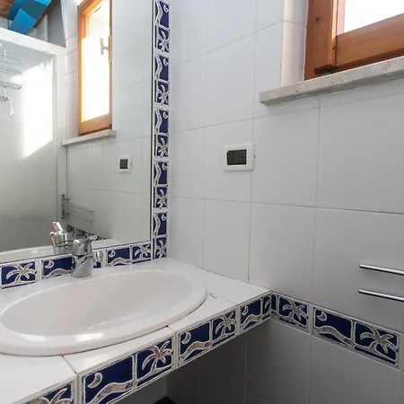 Trilocale Con Terrazzino A - M025 * 마르첼리